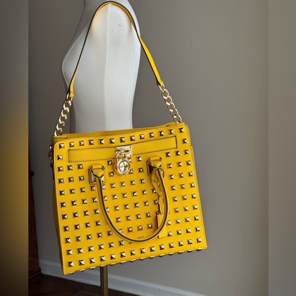 Michael Kors Pyramid Studded Citrus Hamilton Bag Large Tote  Statement Piece NWT - Picture 16 of 17